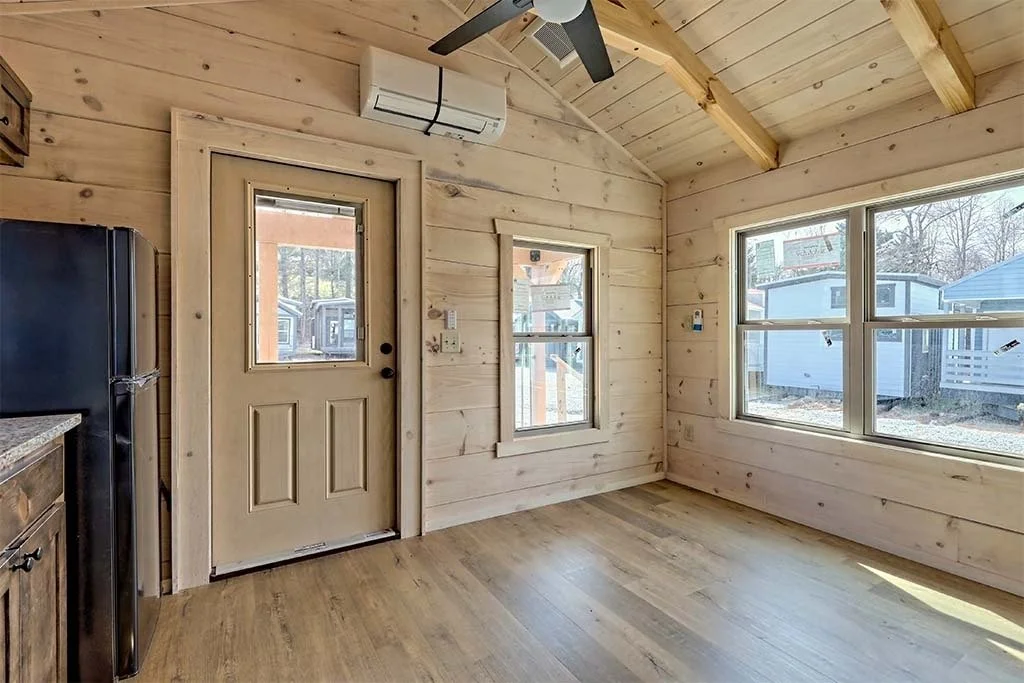 imgi_53_pioneer-log-cabin-living-area-02.jpg