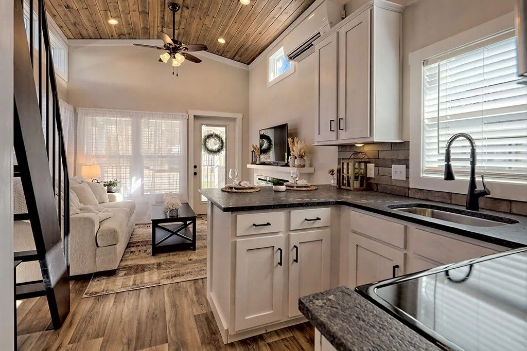 imgi_54_sm22-seabreeze-ii-kitchen-07.jpg