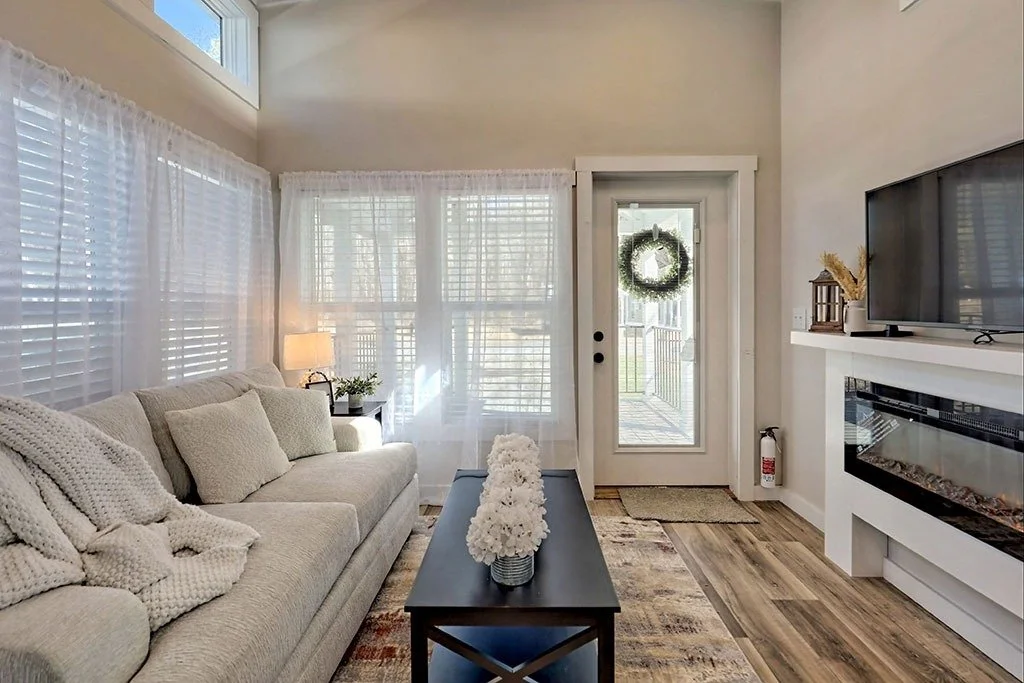 imgi_48_sm22-seabreeze-ii-living-room-01.jpg
