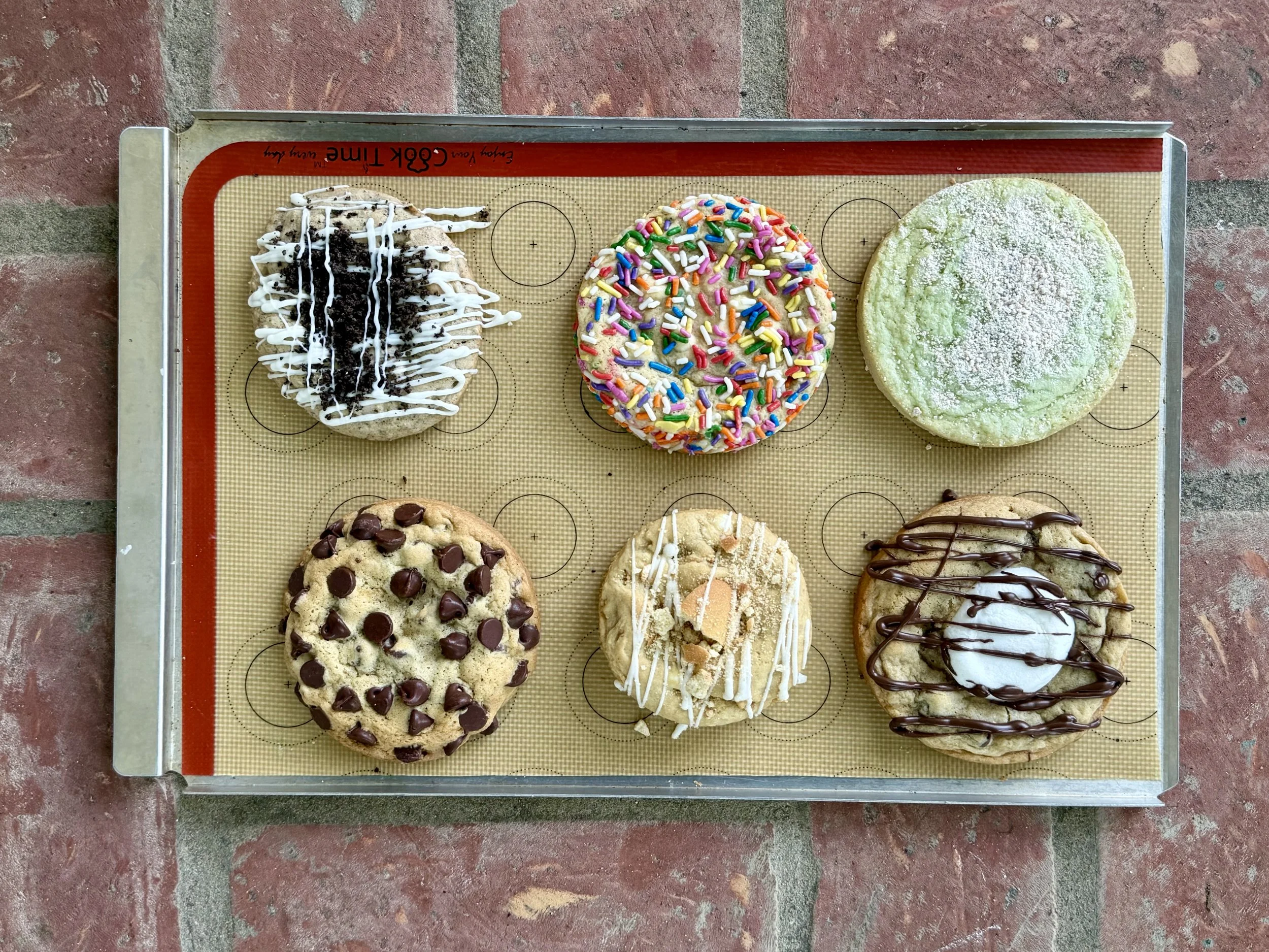MIXED DOZEN