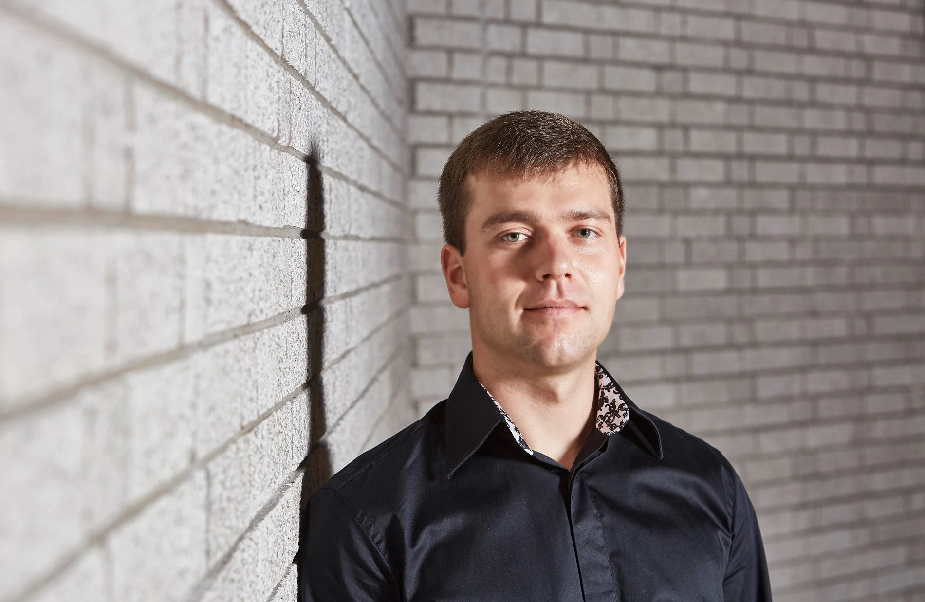 On location corporate portrait of a musician by Manchester based corporate portrait photographer Dave Phillips