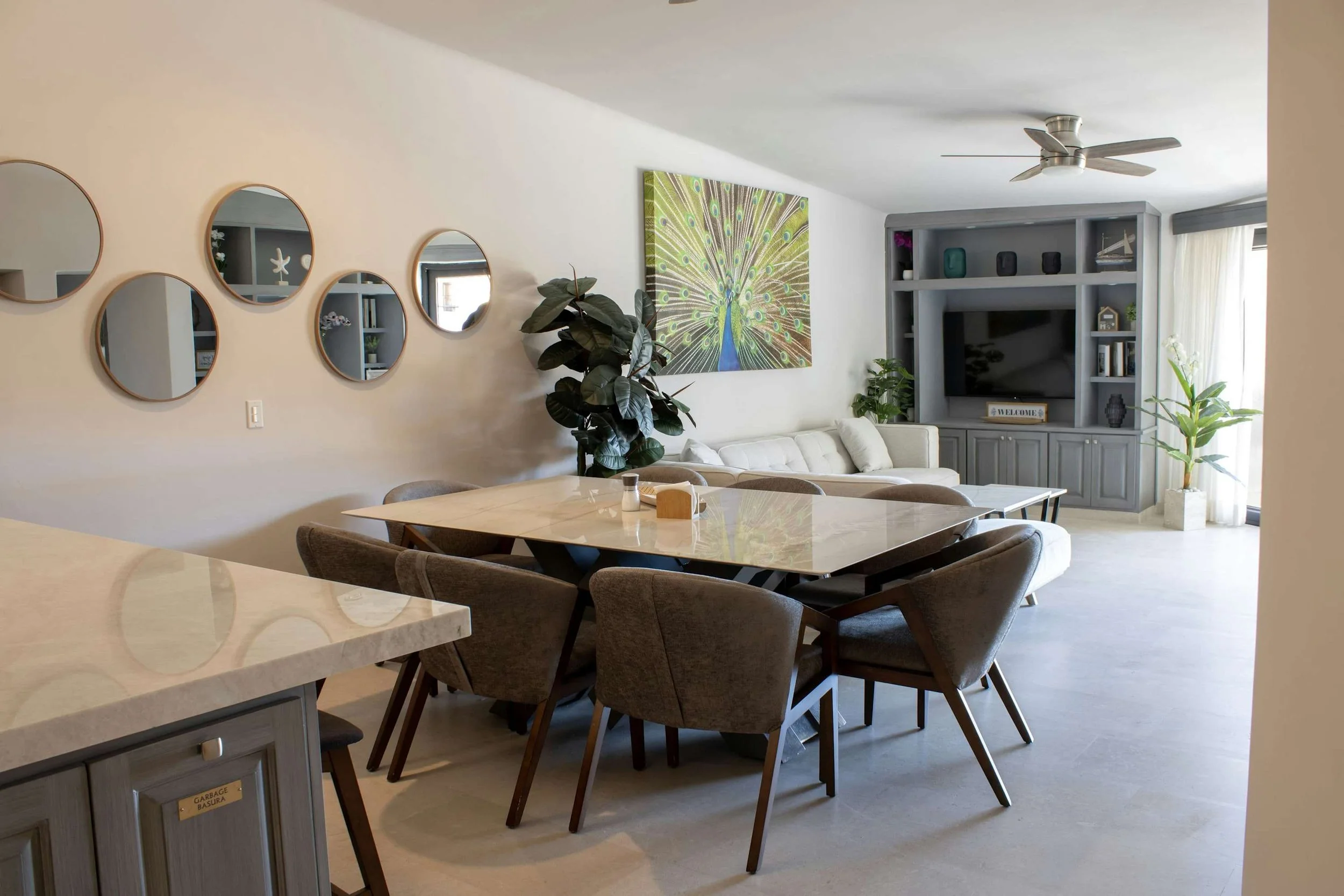 Unit 260 dinner room 2.jpg