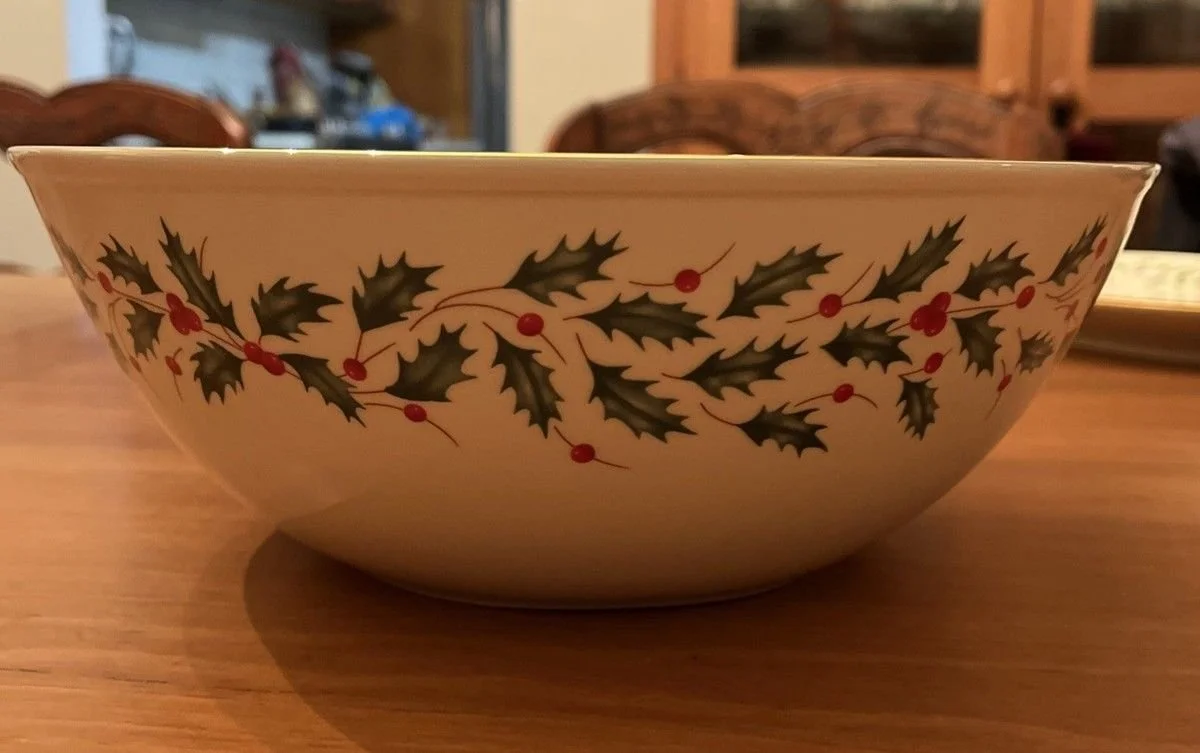 Lenox Holiday Holly & Berries Serving Bowl 10.75" Gold Rim 