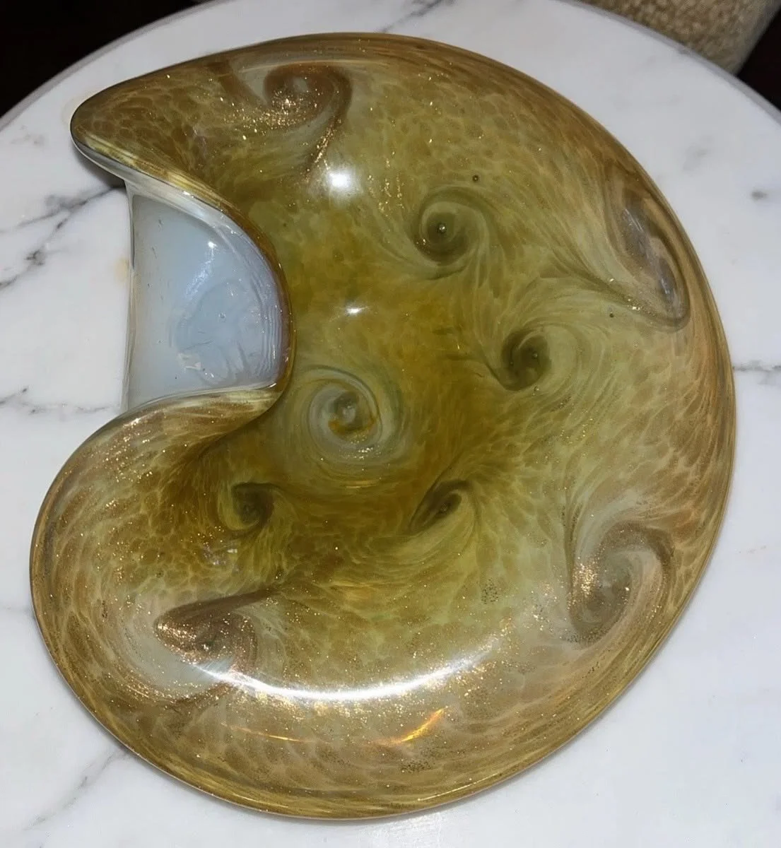 Muraon Art Glass Bowl Aventruine Gold Swirl Lattimo