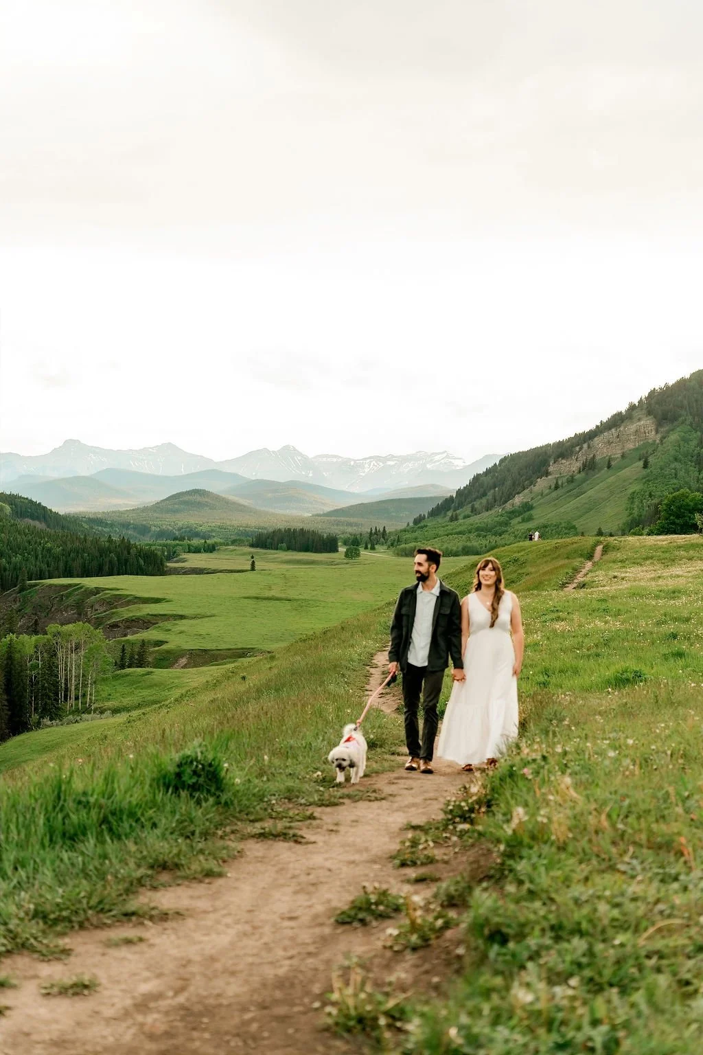bighorn-lookout-engagement-bighorn-lookout-engagement-photographer-alberta-engagement-photographer-mountain-engagement-session-calgary-engagement-photographer
