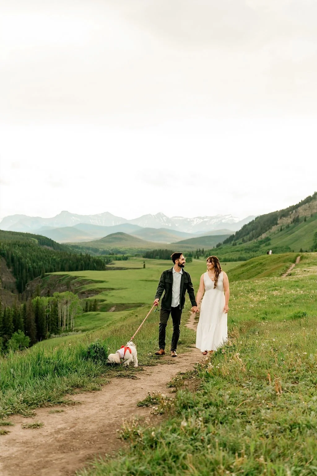 bighorn-lookout-engagement-bighorn-lookout-engagement-photographer-alberta-engagement-photographer-mountain-engagement-session-calgary-engagement-photographer