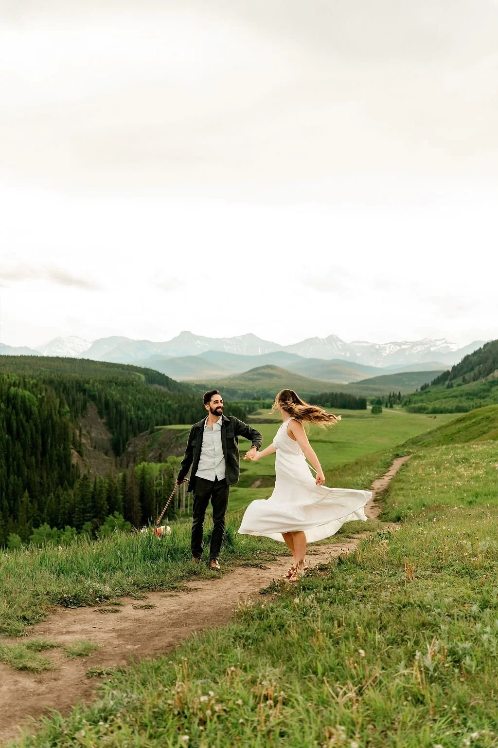 bighorn-lookout-engagement-bighorn-lookout-engagement-photographer-alberta-engagement-photographer-mountain-engagement-session-calgary-engagement-photographer
