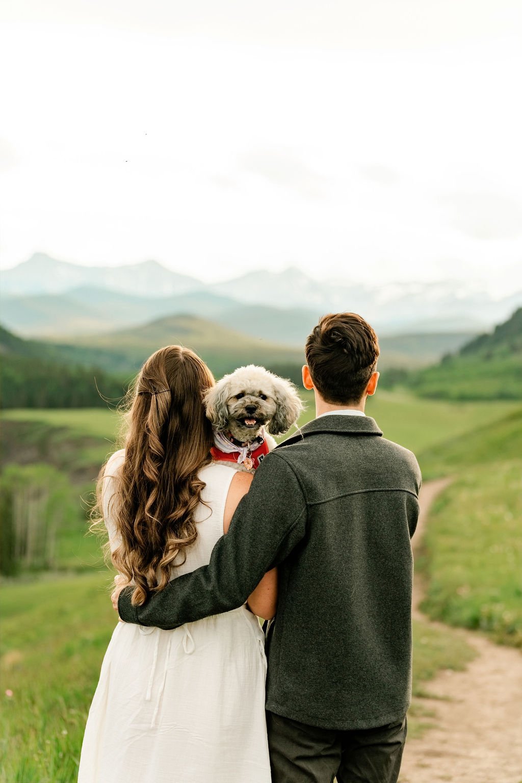 bighorn-lookout-engagement-bighorn-lookout-engagement-photographer-alberta-engagement-photographer-mountain-engagement-session-calgary-engagement-photographer