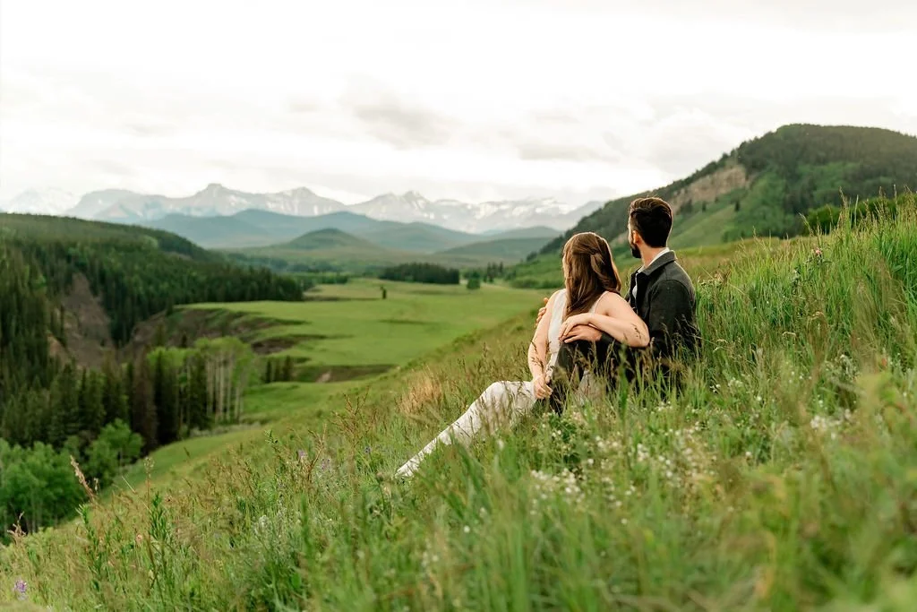 bighorn-lookout-engagement-bighorn-lookout-engagement-photographer-alberta-engagement-photographer-mountain-engagement-session-calgary-engagement-photographer