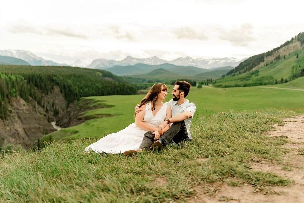 bighorn-lookout-engagement-bighorn-lookout-engagement-photographer-alberta-engagement-photographer-mountain-engagement-session-calgary-engagement-photographer