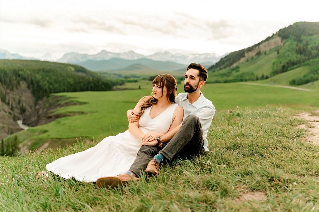 bighorn-lookout-engagement-bighorn-lookout-engagement-photographer-alberta-engagement-photographer-mountain-engagement-session-calgary-engagement-photographer