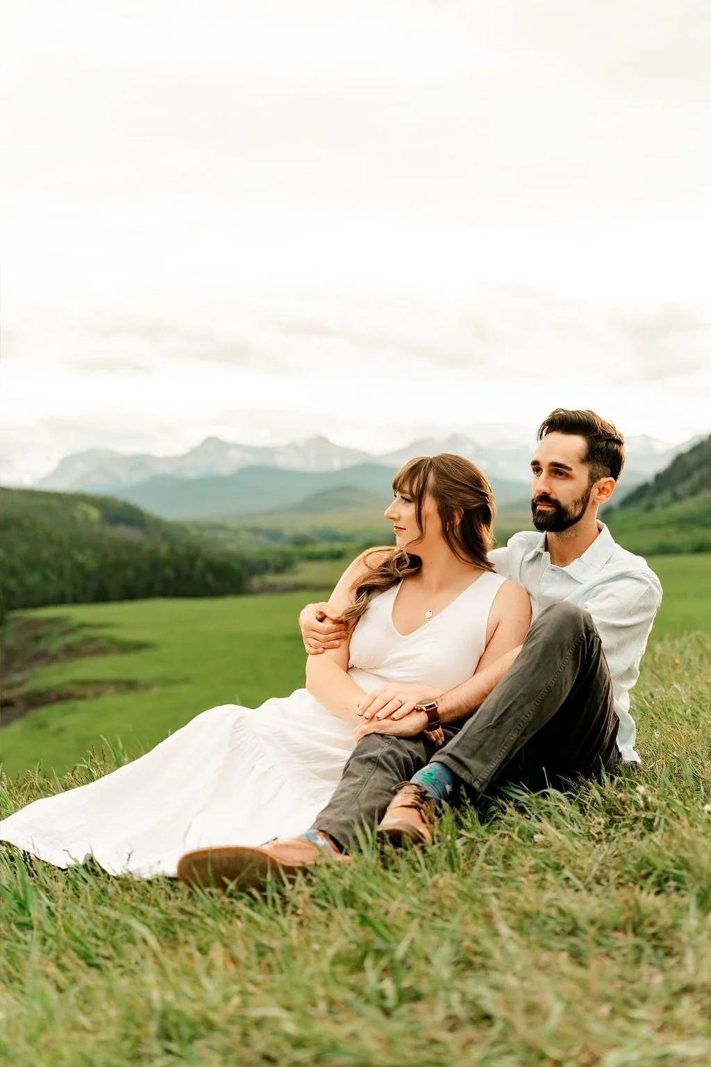 bighorn-lookout-engagement-bighorn-lookout-engagement-photographer-alberta-engagement-photographer-mountain-engagement-session-calgary-engagement-photographer