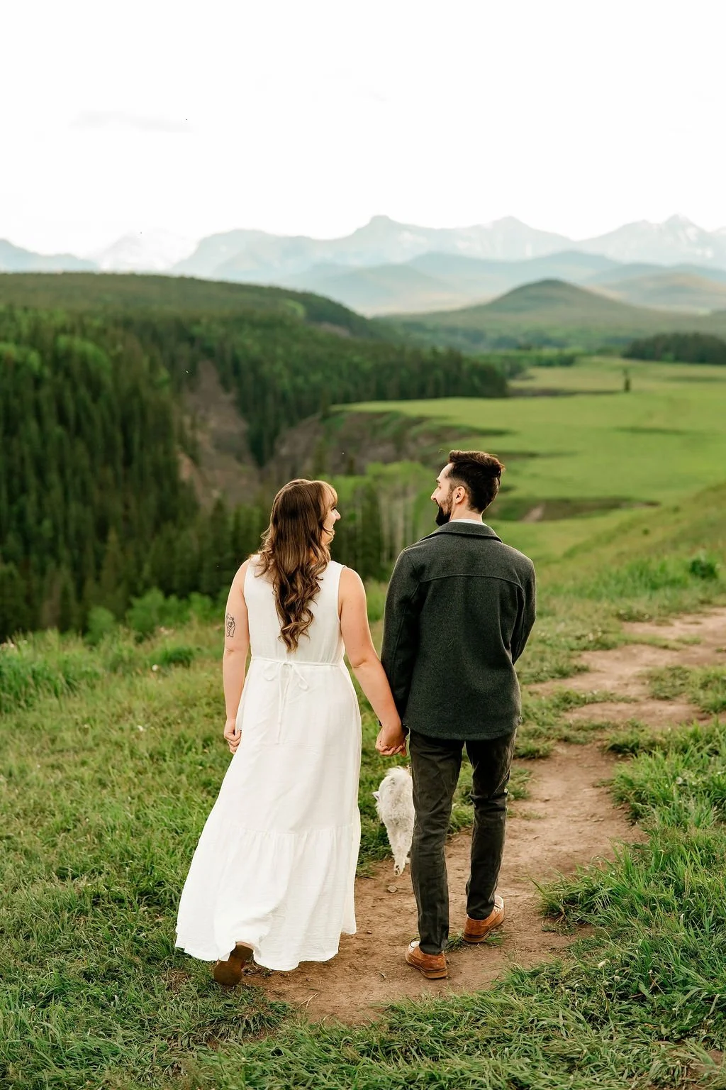 bighorn-lookout-engagement-bighorn-lookout-engagement-photographer-alberta-engagement-photographer-mountain-engagement-session-calgary-engagement-photographer