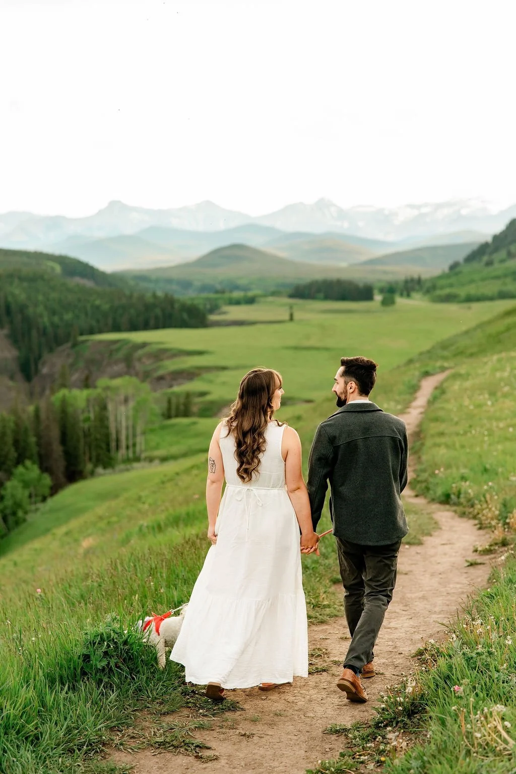 bighorn-lookout-engagement-bighorn-lookout-engagement-photographer-alberta-engagement-photographer-mountain-engagement-session-calgary-engagement-photographer