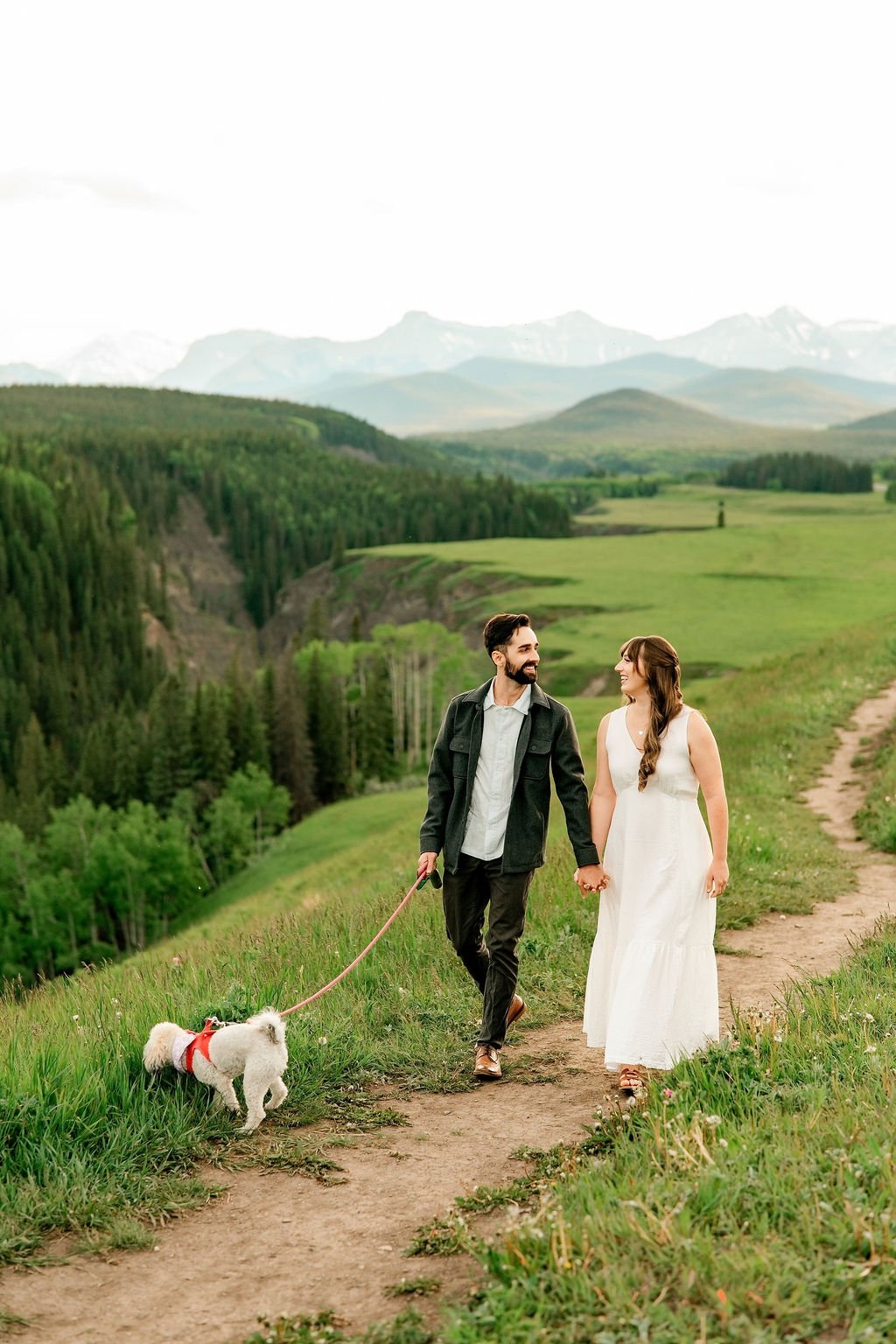 bighorn-lookout-engagement-bighorn-lookout-engagement-photographer-alberta-engagement-photographer-mountain-engagement-session-calgary-engagement-photographer
