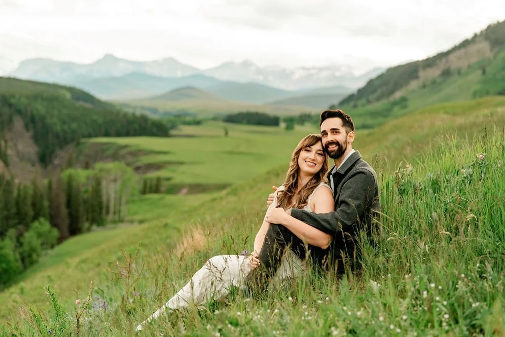 bighorn-lookout-engagement-bighorn-lookout-engagement-photographer-alberta-engagement-photographer-mountain-engagement-session-calgary-engagement-photographer