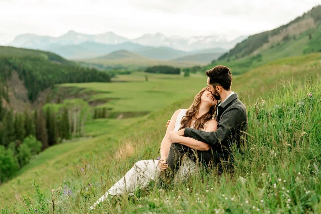 bighorn-lookout-engagement-bighorn-lookout-engagement-photographer-alberta-engagement-photographer-mountain-engagement-session-calgary-engagement-photographer