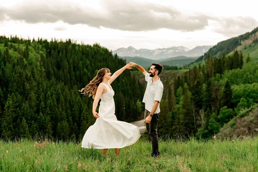 bighorn-lookout-engagement-bighorn-lookout-engagement-photographer-alberta-engagement-photographer-mountain-engagement-session-calgary-engagement-photographer