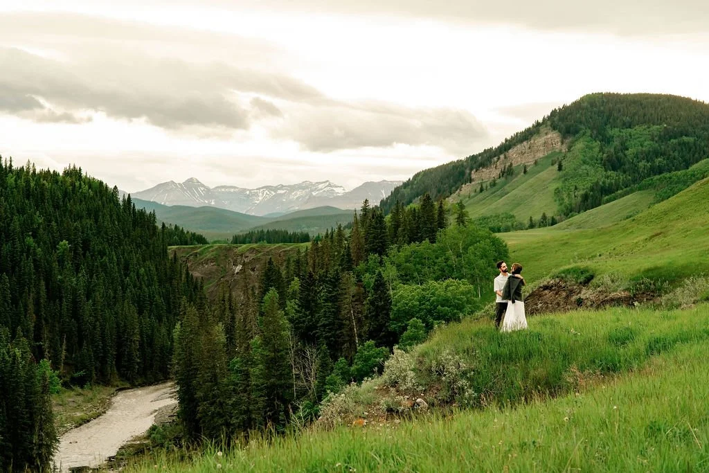 bighorn-lookout-engagement-bighorn-lookout-engagement-photographer-alberta-engagement-photographer-mountain-engagement-session-calgary-engagement-photographer