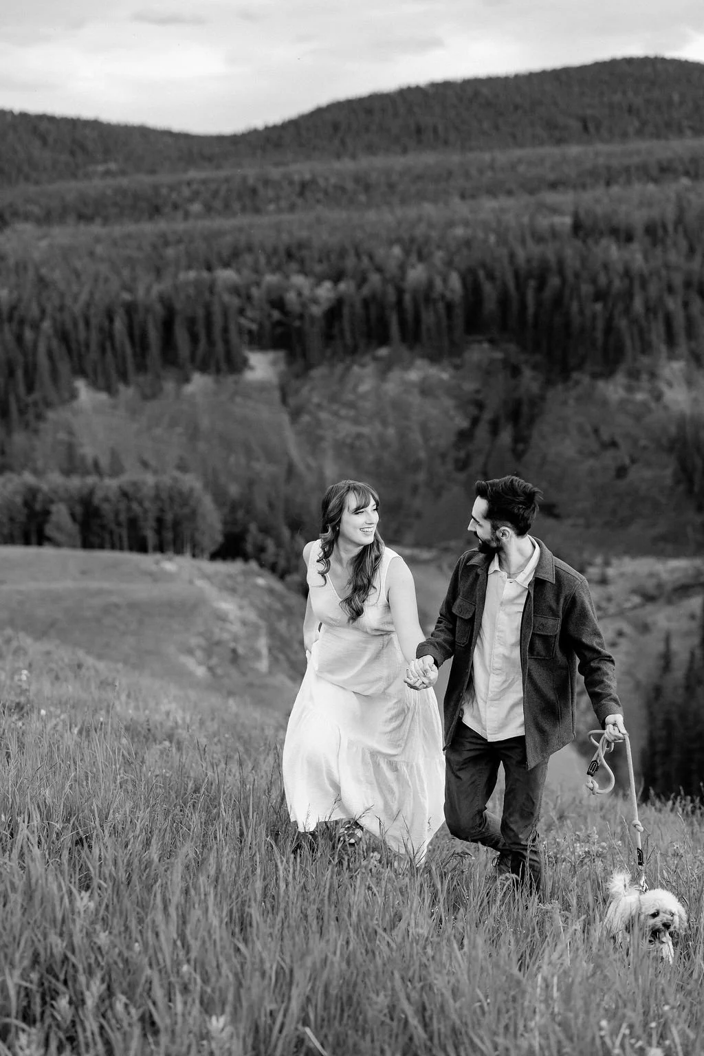 bighorn-lookout-engagement-bighorn-lookout-engagement-photographer-alberta-engagement-photographer-mountain-engagement-session-calgary-engagement-photographer