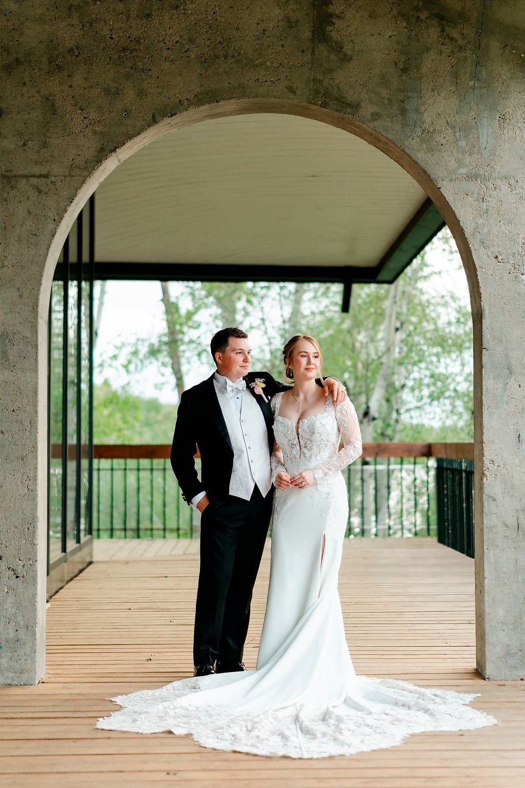 international-peace-gardens-wedding-international-peace-gardens-wedding-photographer-manitoba-wedding-photographer-garden-wedding-spring-wedding-photography