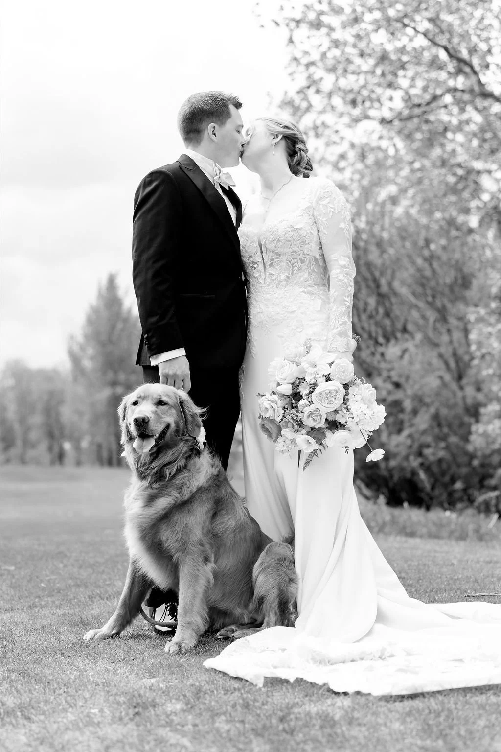 international-peace-gardens-wedding-international-peace-gardens-wedding-photographer-manitoba-wedding-photographer-garden-wedding-spring-wedding-photography