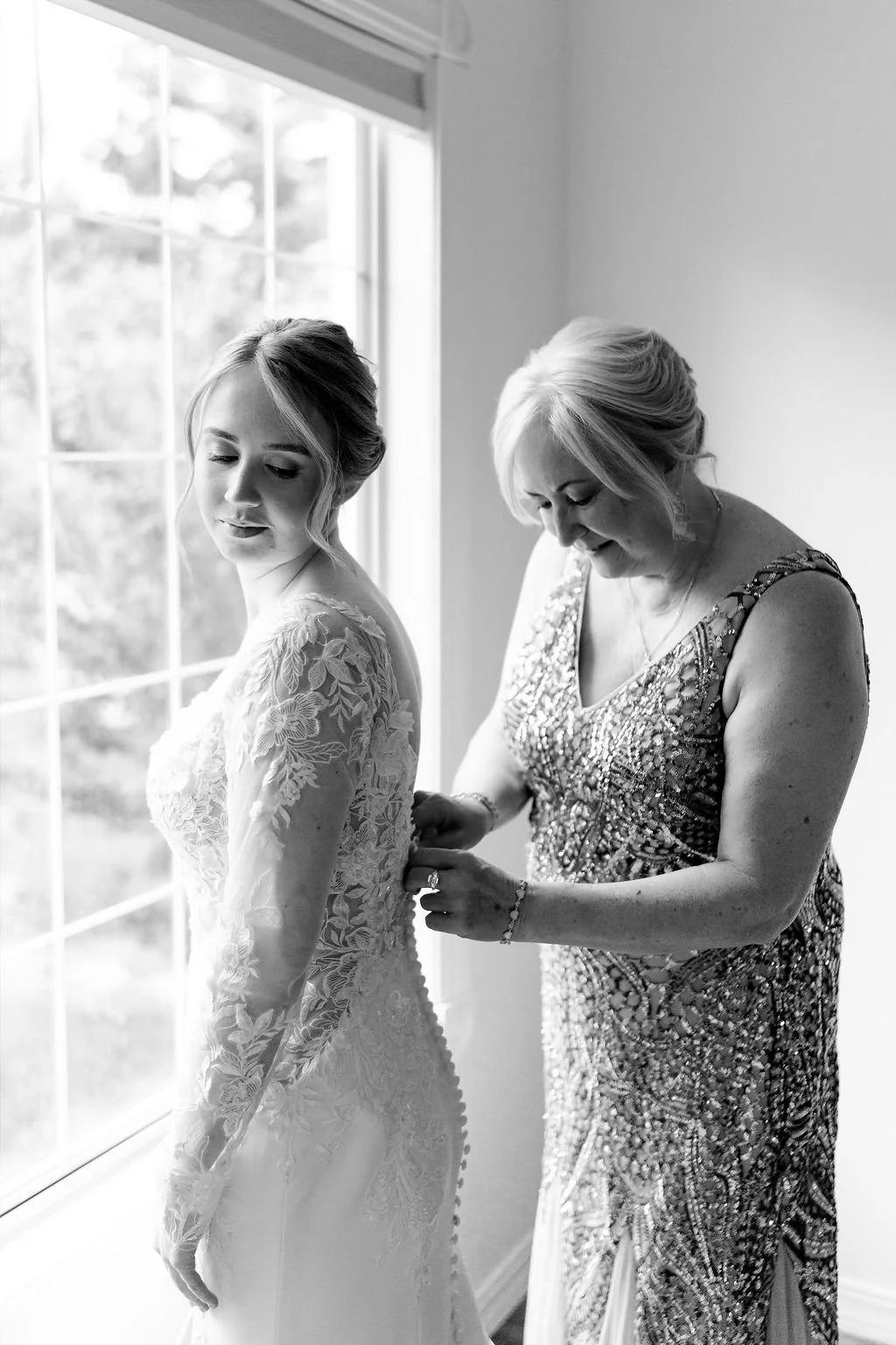 international-peace-gardens-wedding-international-peace-gardens-wedding-photographer-manitoba-wedding-photographer-garden-wedding-spring-wedding-photography