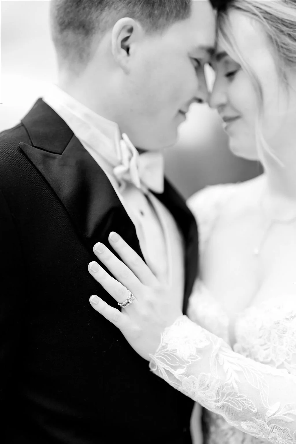 international-peace-gardens-wedding-international-peace-gardens-wedding-photographer-manitoba-wedding-photographer-garden-wedding-spring-wedding-photography
