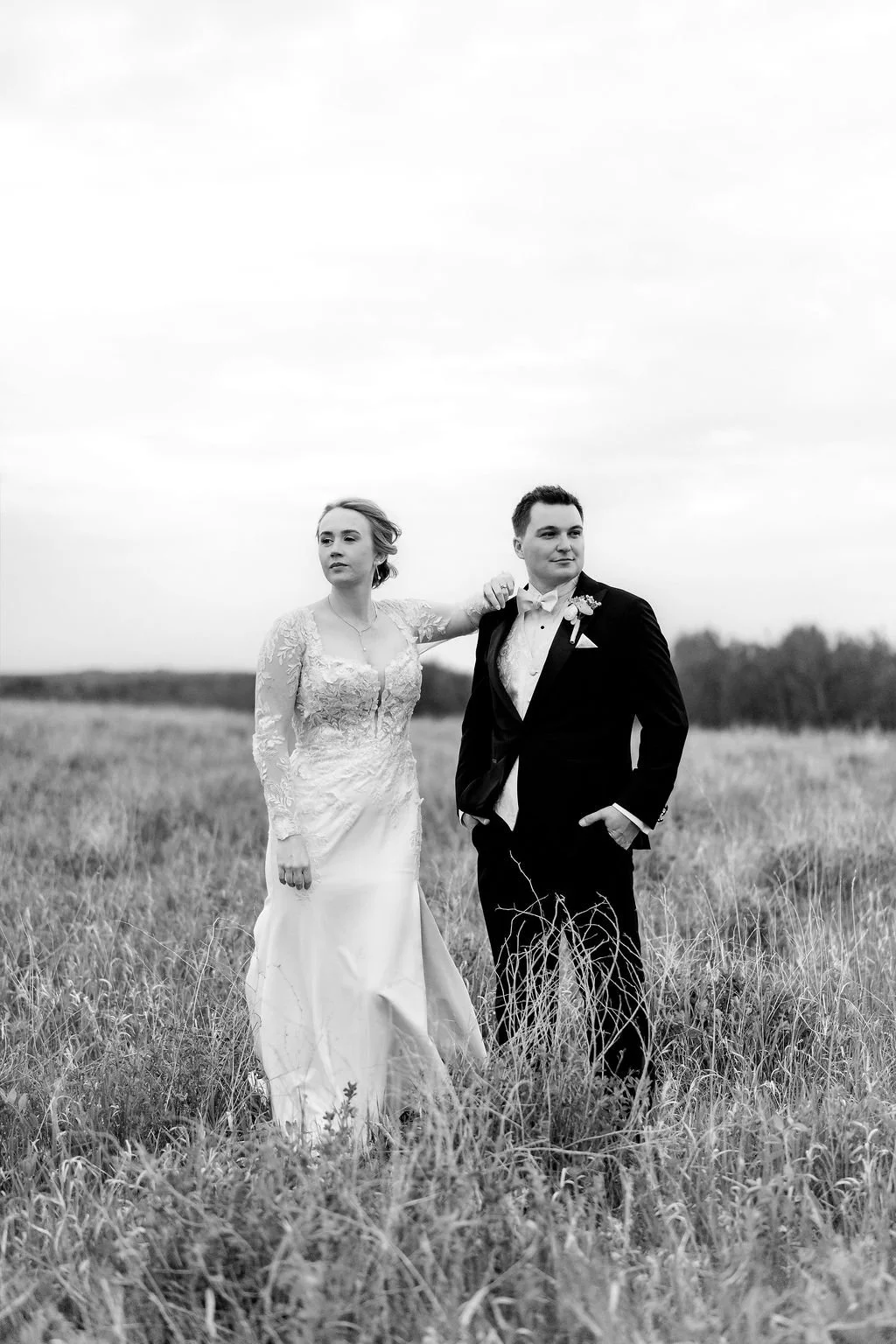 international-peace-gardens-wedding-international-peace-gardens-wedding-photographer-manitoba-wedding-photographer-garden-wedding-spring-wedding-photography