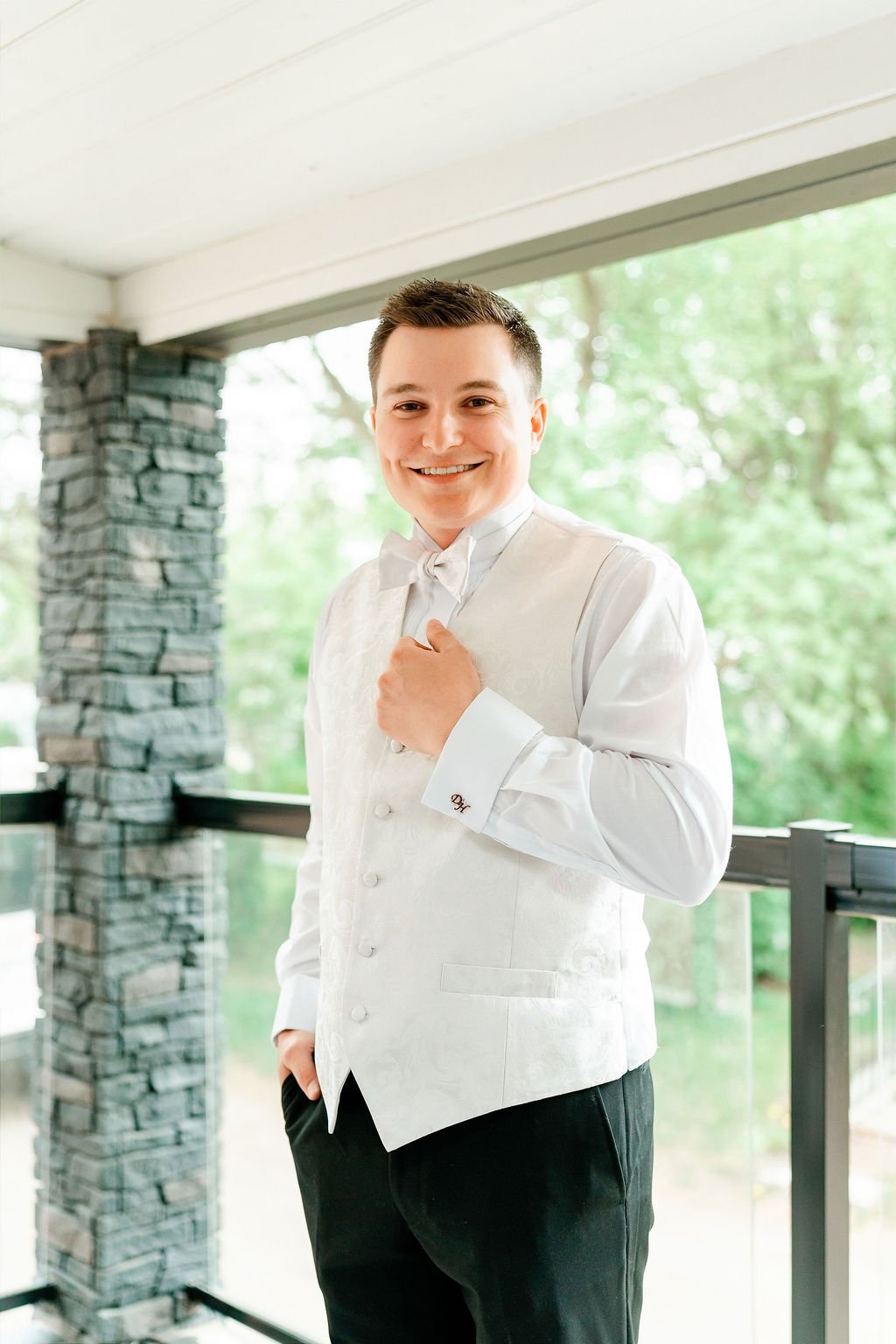 international-peace-gardens-wedding-international-peace-gardens-wedding-photographer-manitoba-wedding-photographer-garden-wedding-spring-wedding-photography