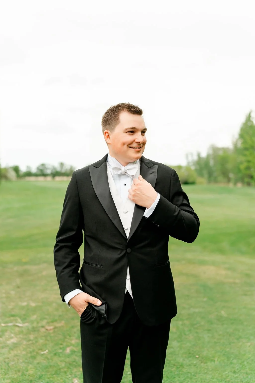 international-peace-gardens-wedding-international-peace-gardens-wedding-photographer-manitoba-wedding-photographer-garden-wedding-spring-wedding-photography