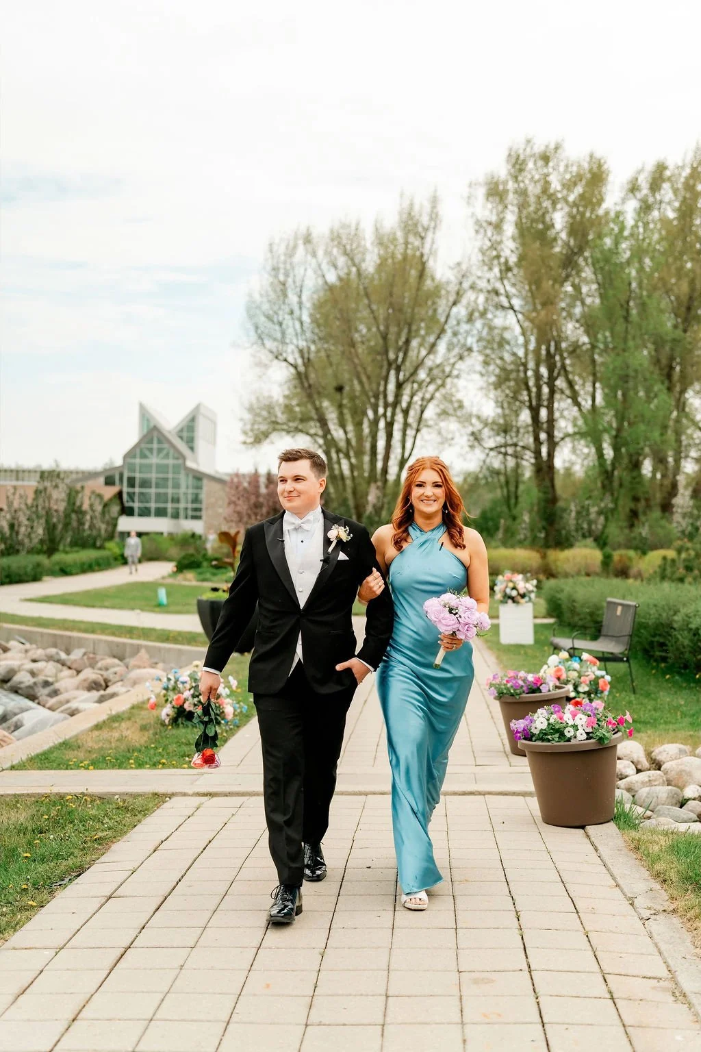 international-peace-gardens-wedding-international-peace-gardens-wedding-photographer-manitoba-wedding-photographer-garden-wedding-spring-wedding-photography