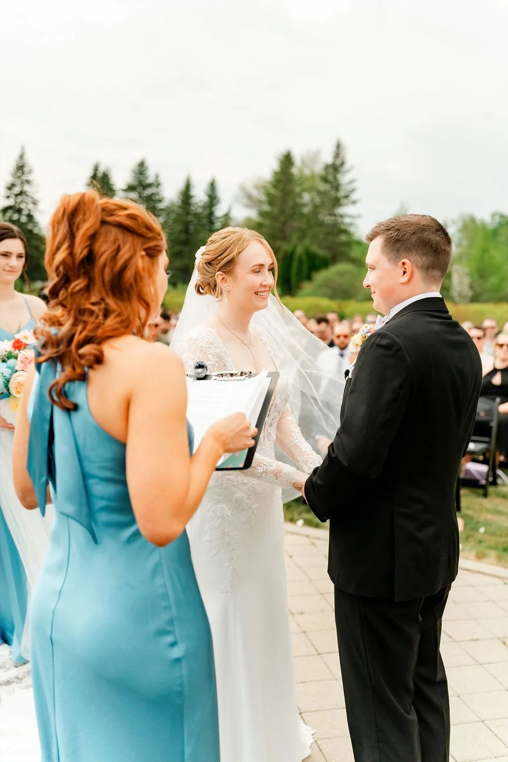 international-peace-gardens-wedding-international-peace-gardens-wedding-photographer-manitoba-wedding-photographer-garden-wedding-spring-wedding-photography