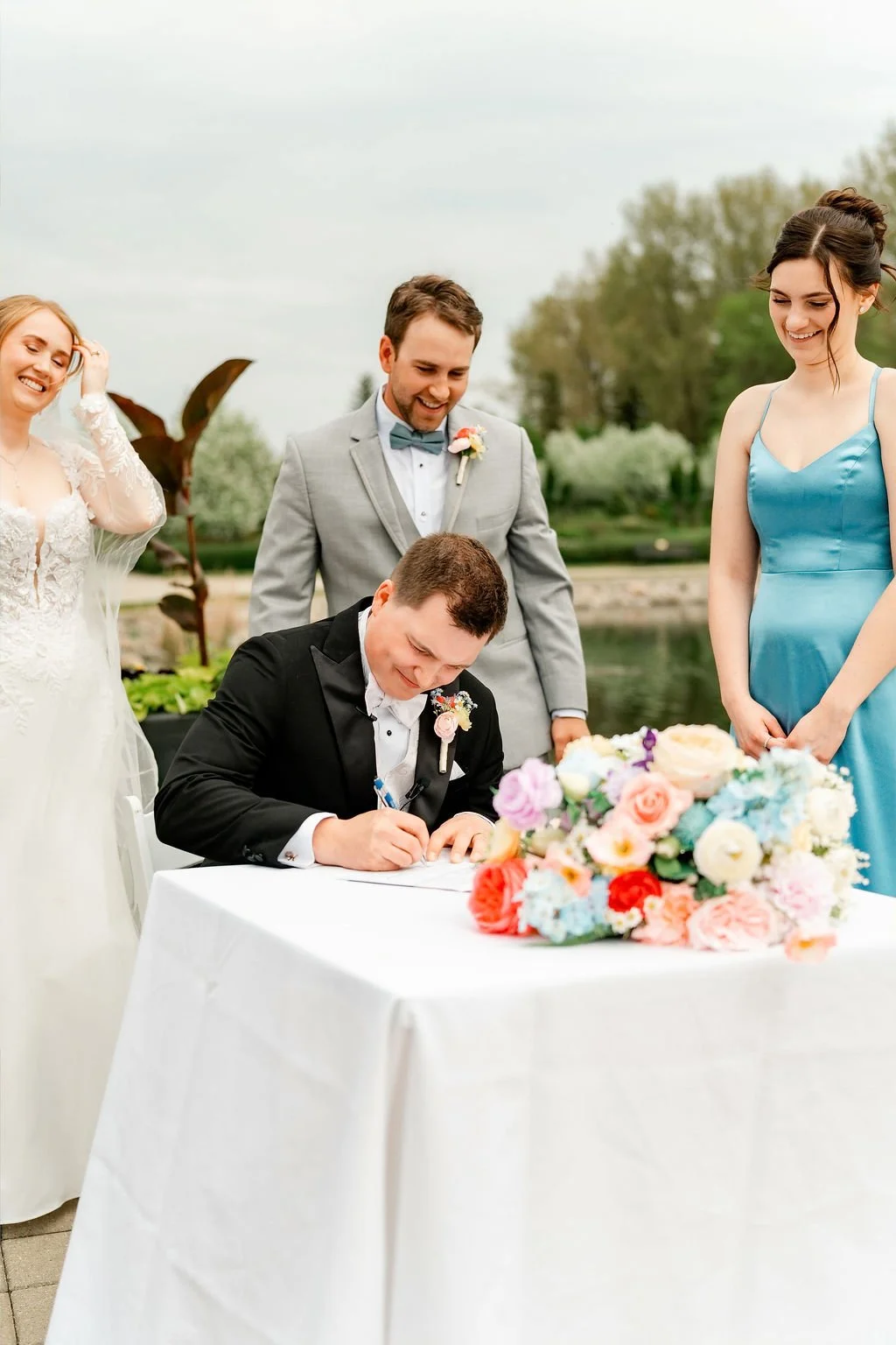 international-peace-gardens-wedding-international-peace-gardens-wedding-photographer-manitoba-wedding-photographer-garden-wedding-spring-wedding-photography
