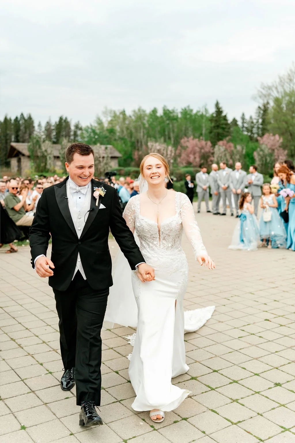 international-peace-gardens-wedding-international-peace-gardens-wedding-photographer-manitoba-wedding-photographer-garden-wedding-spring-wedding-photography