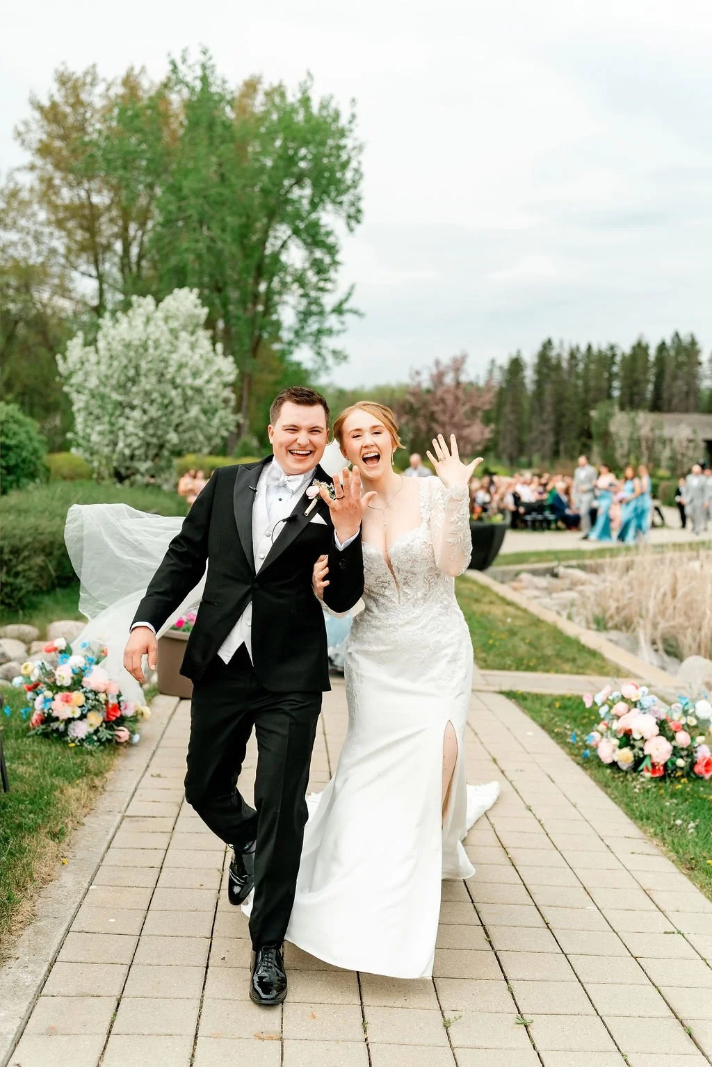 international-peace-gardens-wedding-international-peace-gardens-wedding-photographer-manitoba-wedding-photographer-garden-wedding-spring-wedding-photography