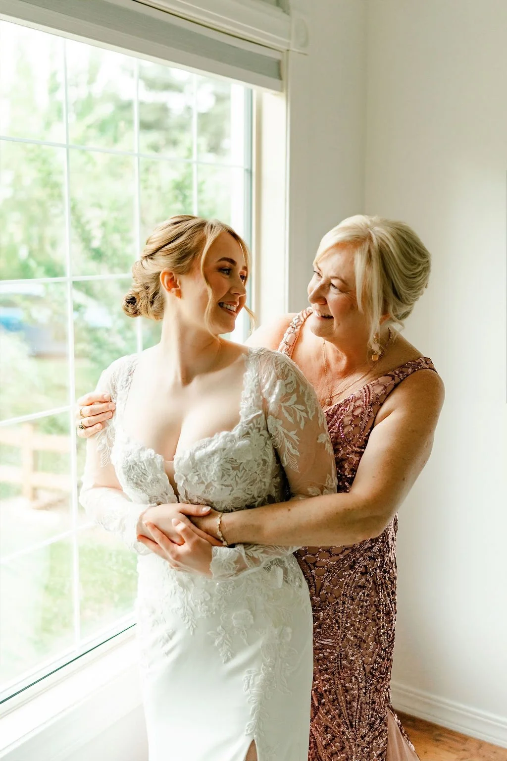 international-peace-gardens-wedding-international-peace-gardens-wedding-photographer-manitoba-wedding-photographer-garden-wedding-spring-wedding-photography