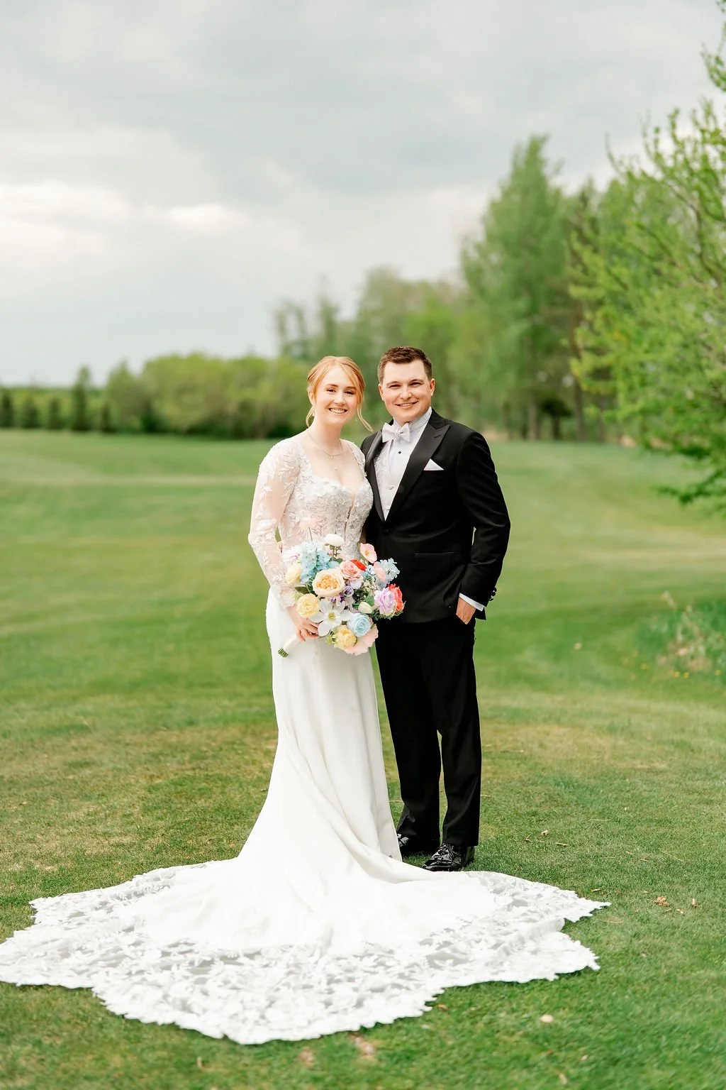 international-peace-gardens-wedding-international-peace-gardens-wedding-photographer-manitoba-wedding-photographer-garden-wedding-spring-wedding-photography