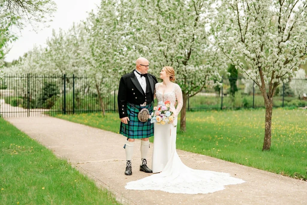 international-peace-gardens-wedding-international-peace-gardens-wedding-photographer-manitoba-wedding-photographer-garden-wedding-spring-wedding-photography