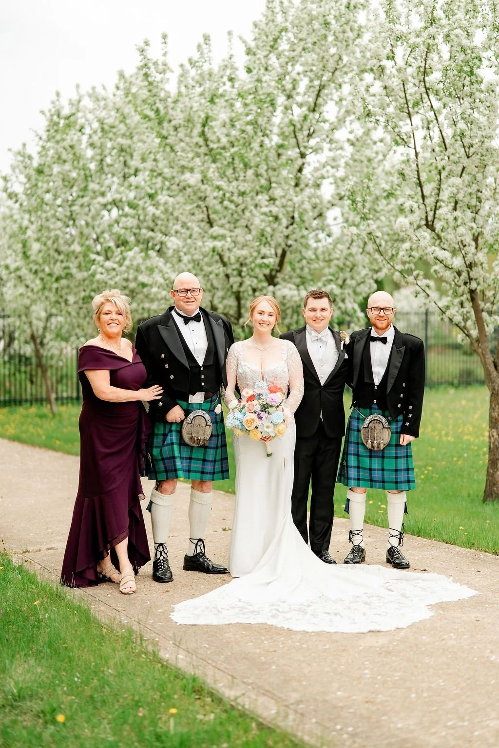 international-peace-gardens-wedding-international-peace-gardens-wedding-photographer-manitoba-wedding-photographer-garden-wedding-spring-wedding-photography