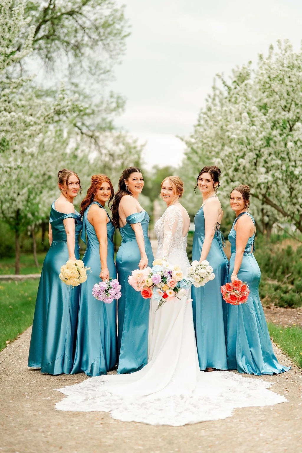international-peace-gardens-wedding-international-peace-gardens-wedding-photographer-manitoba-wedding-photographer-garden-wedding-spring-wedding-photography