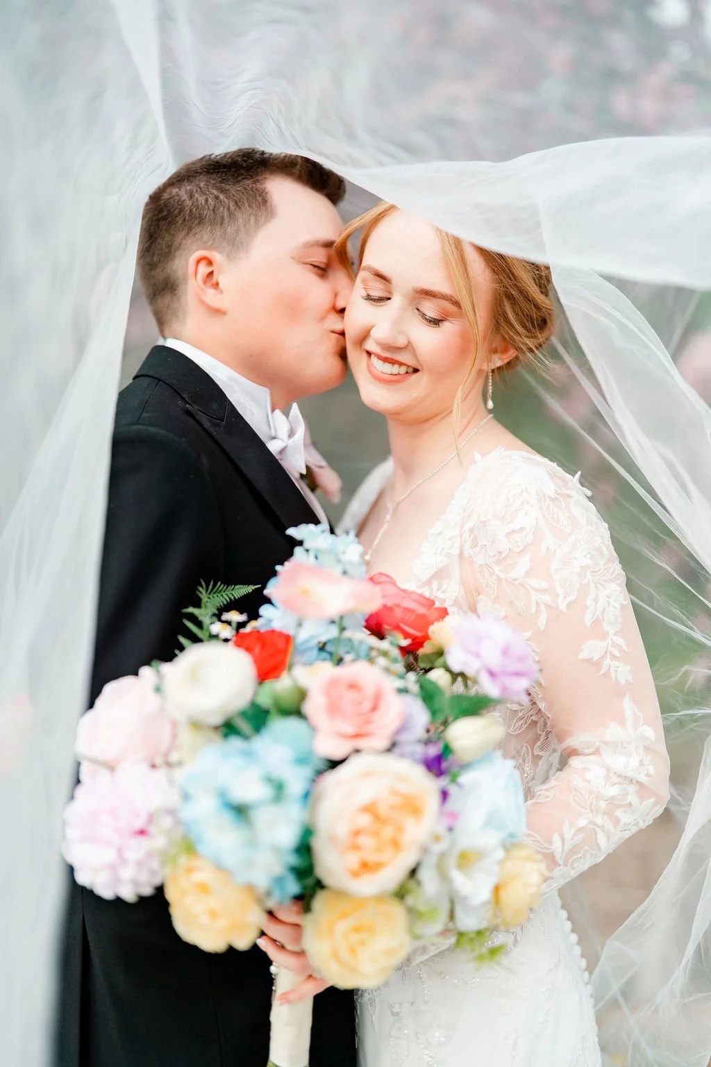 international-peace-gardens-wedding-international-peace-gardens-wedding-photographer-manitoba-wedding-photographer-garden-wedding-spring-wedding-photography