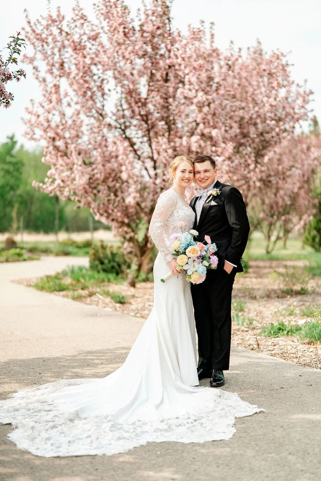 international-peace-gardens-wedding-international-peace-gardens-wedding-photographer-manitoba-wedding-photographer-garden-wedding-spring-wedding-photography