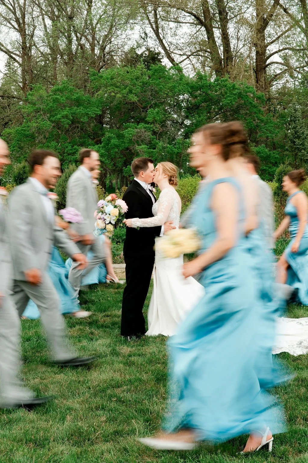 international-peace-gardens-wedding-international-peace-gardens-wedding-photographer-manitoba-wedding-photographer-garden-wedding-spring-wedding-photography