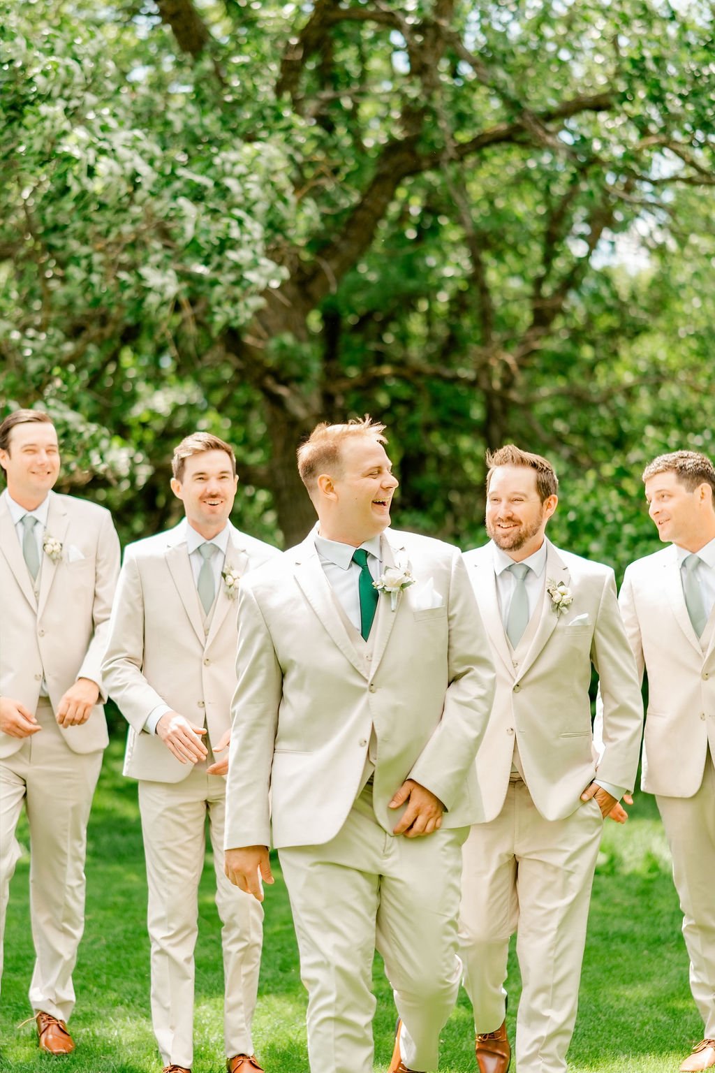 oakland-estate-wedding-oakland-estate-wedding-photographer-calgary-wedding-photographer-outdoor-summer-wedding-alberta-wedding-photography-estate-wedding