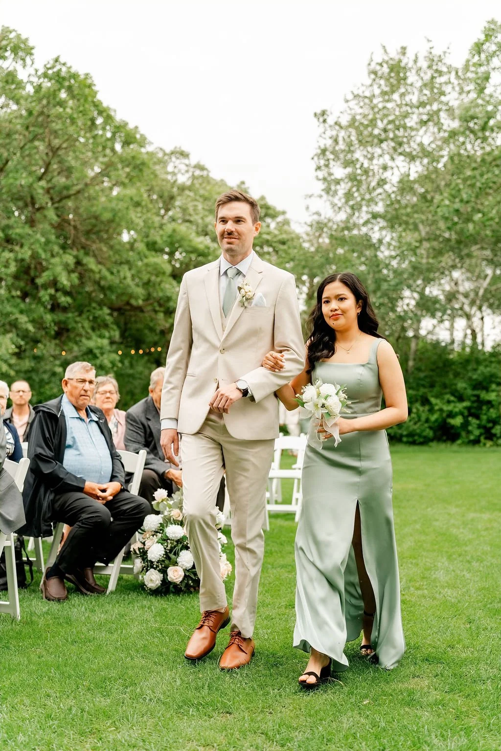 oakland-estate-wedding-oakland-estate-wedding-photographer-calgary-wedding-photographer-outdoor-summer-wedding-alberta-wedding-photography-estate-wedding