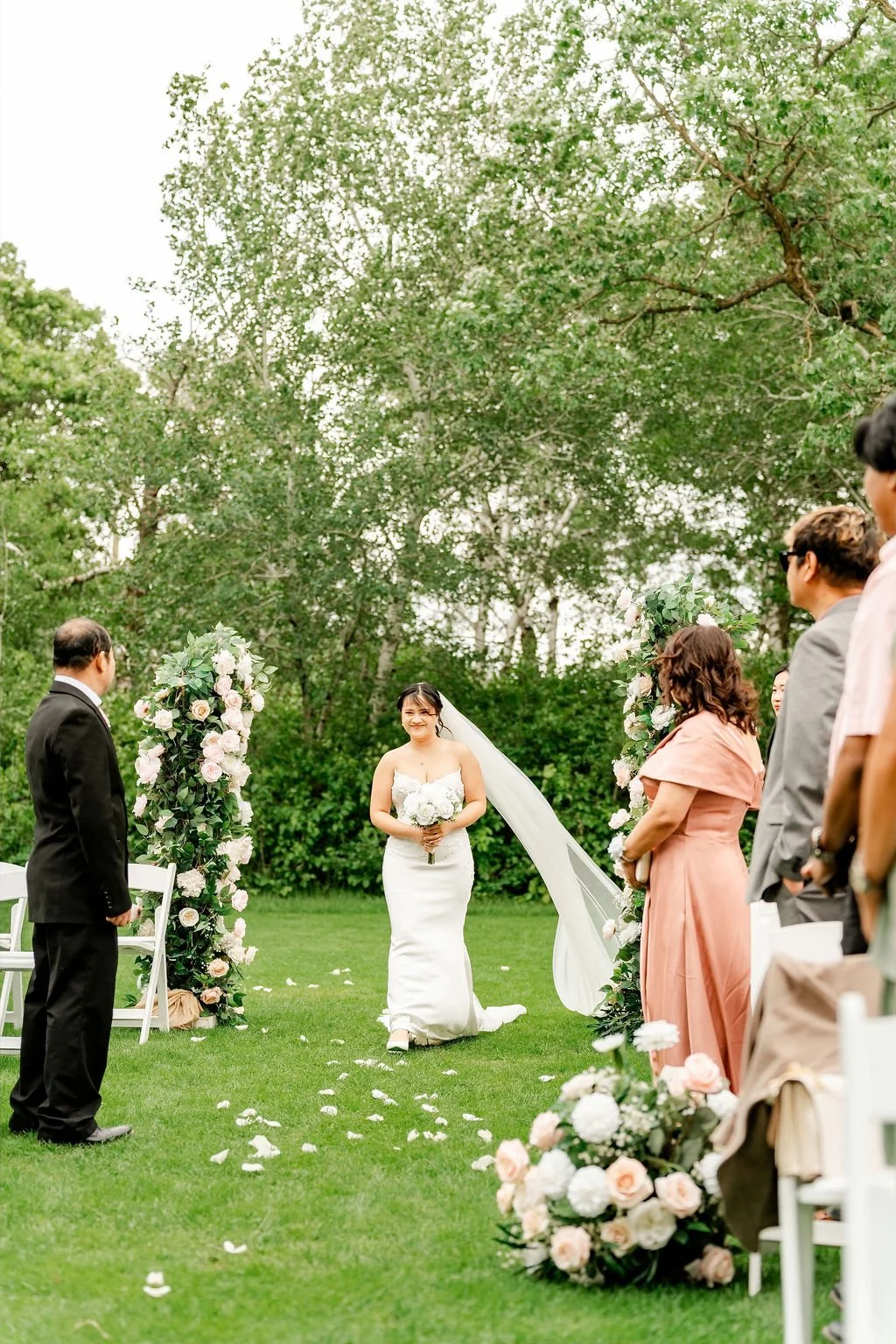 oakland-estate-wedding-oakland-estate-wedding-photographer-calgary-wedding-photographer-outdoor-summer-wedding-alberta-wedding-photography-estate-wedding