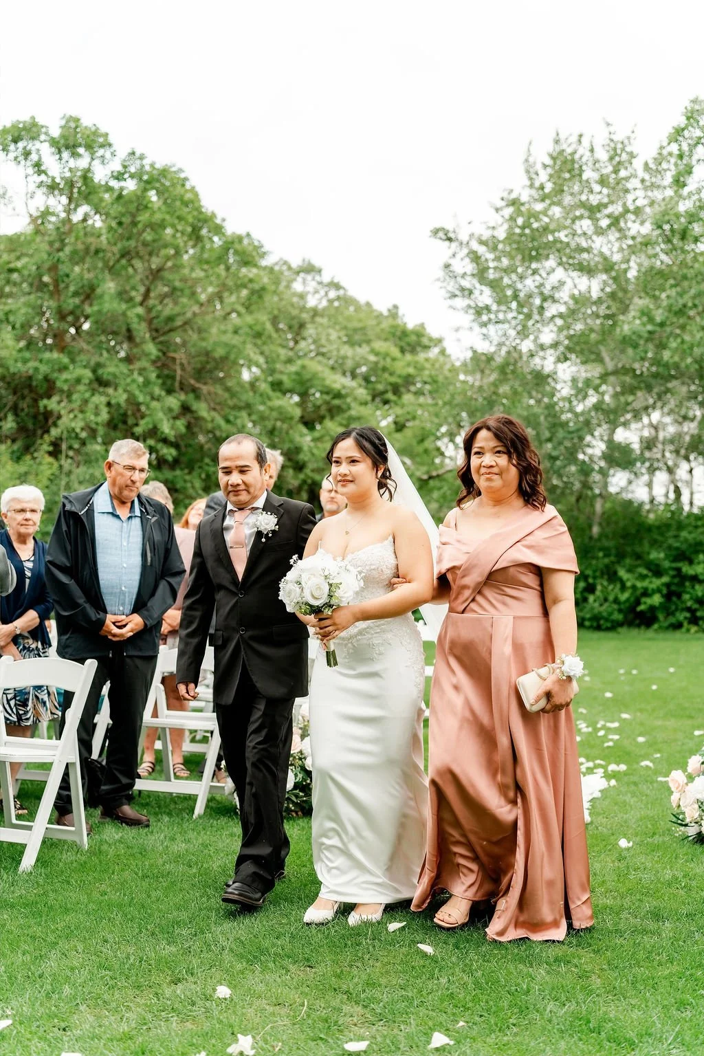 oakland-estate-wedding-oakland-estate-wedding-photographer-calgary-wedding-photographer-outdoor-summer-wedding-alberta-wedding-photography-estate-wedding