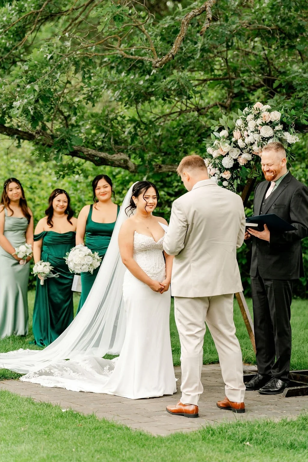 oakland-estate-wedding-oakland-estate-wedding-photographer-calgary-wedding-photographer-outdoor-summer-wedding-alberta-wedding-photography-estate-wedding