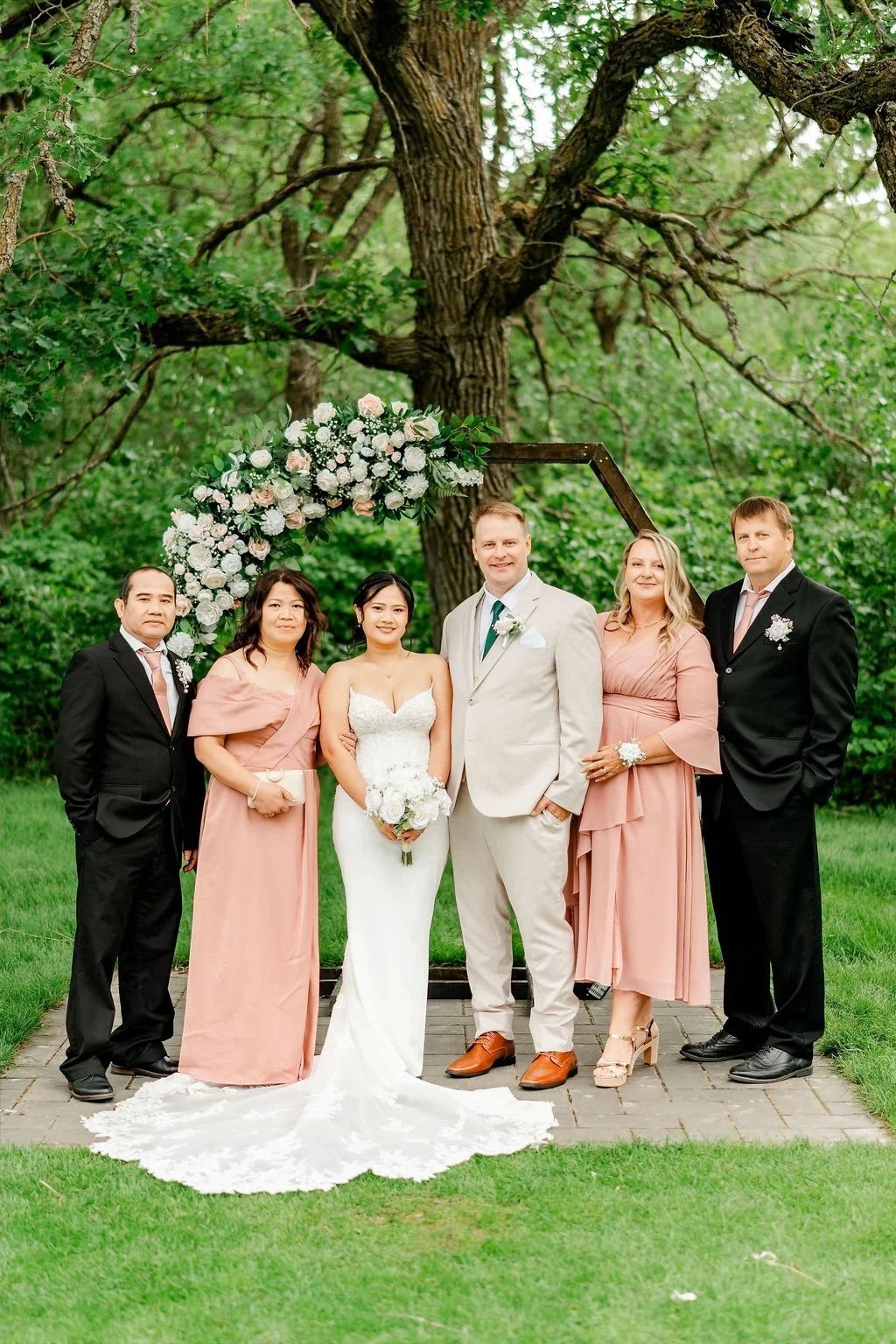 oakland-estate-wedding-oakland-estate-wedding-photographer-calgary-wedding-photographer-outdoor-summer-wedding-alberta-wedding-photography-estate-wedding